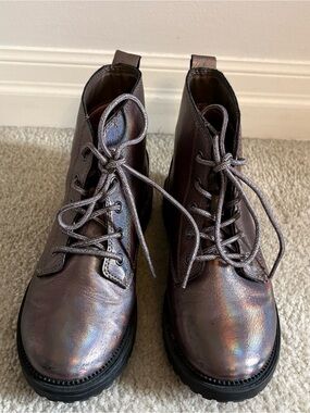 Girl’s Metallic Mauve Lace-Up Boots